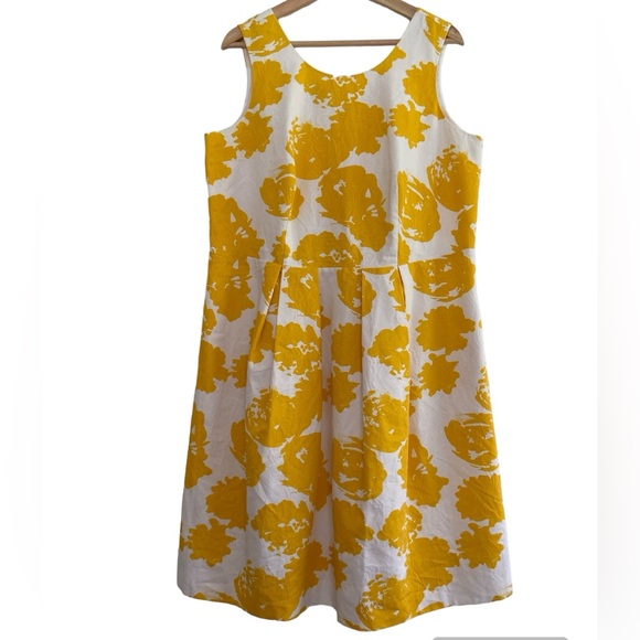 Talbots Yellow Floral Rose Print Dress Jacquard Pleated 100% Cotton Size 14WP - Picture 2 of 16